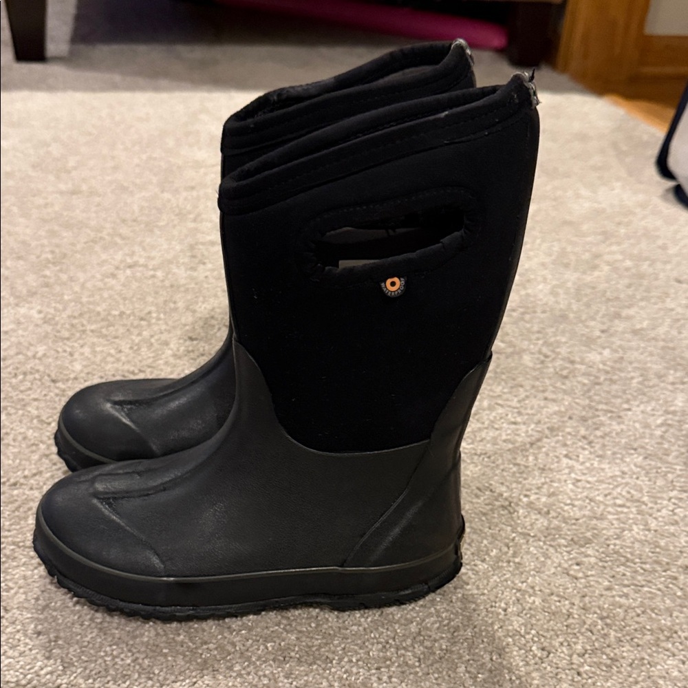 Kid's Classic High Bogs size 2 youth
